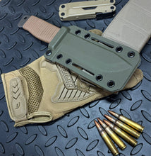 ROGAN Field Knife (Woodsman) comes with belt clip